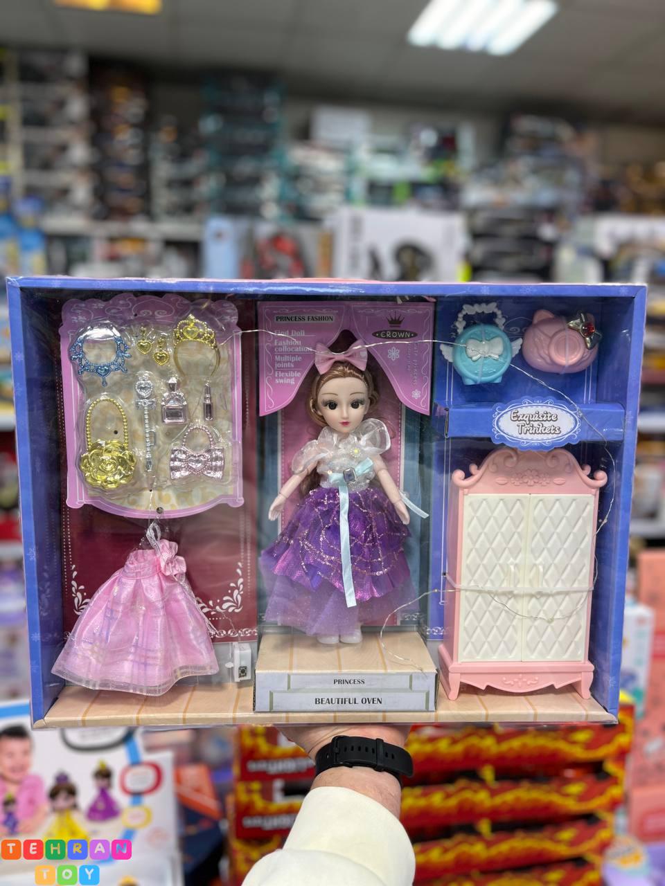 عروسک با کمد چراغ دار مدل 8737 ۲